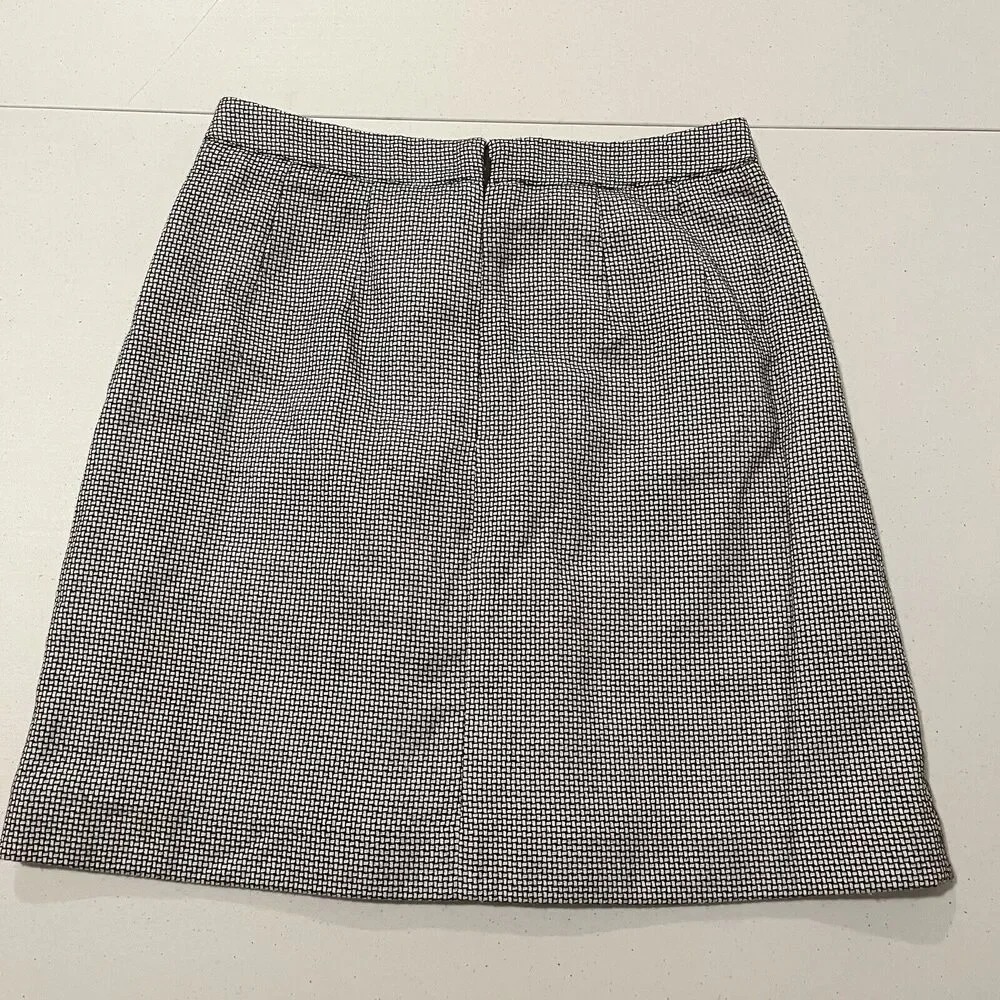 Ann Taylor Loft Skirt Size 0P(26") Check Black/White with Bow Center Pleat Lined - Picture 2 of 9